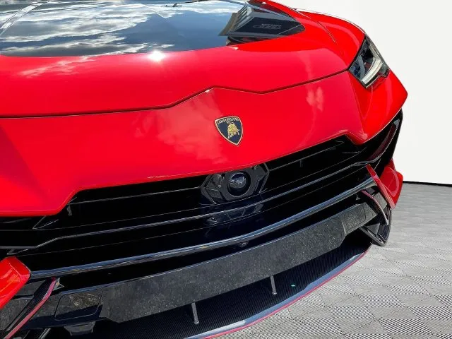 Lamborghini URUS photo 32
