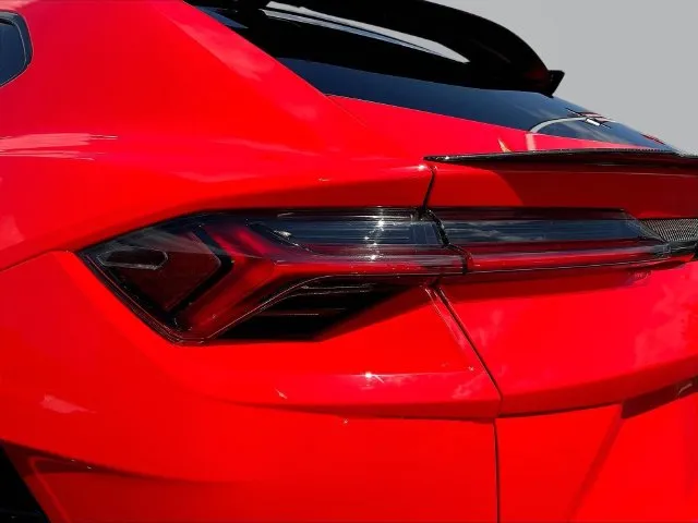 Lamborghini URUS photo 23