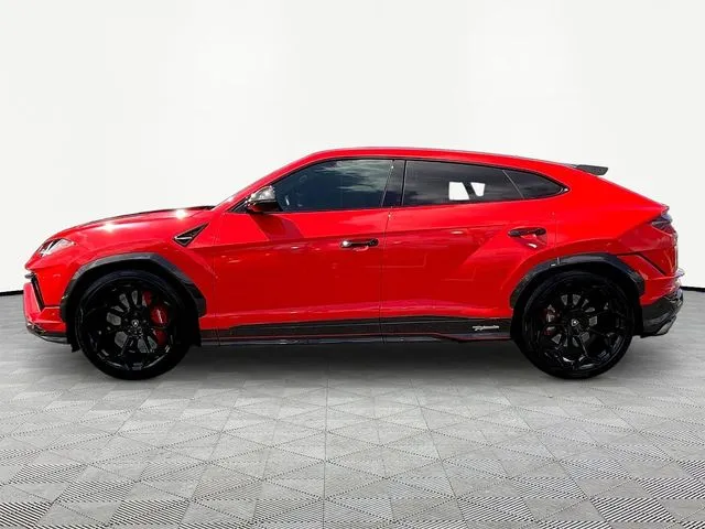 Lamborghini URUS photo 4