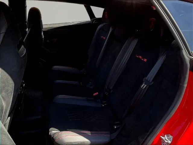 Lamborghini URUS photo 22