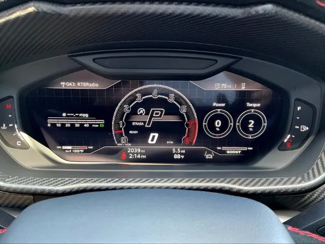 Lamborghini URUS photo 15