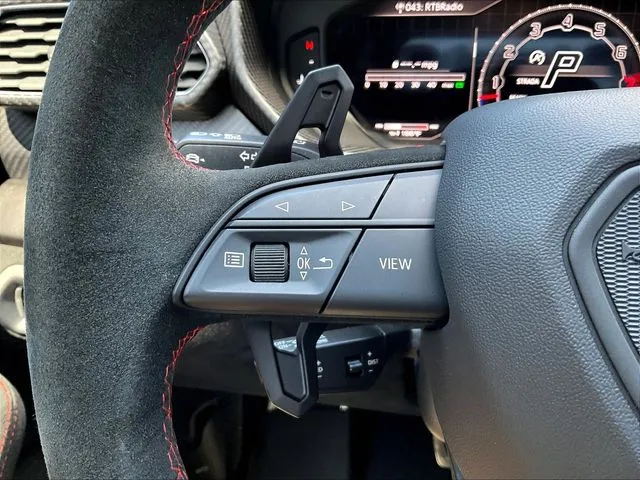 Lamborghini URUS photo 13
