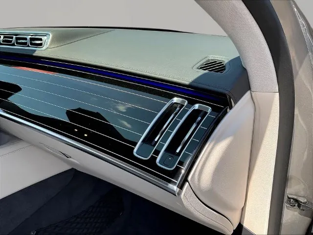 Mercedes-Benz S-Class photo 27
