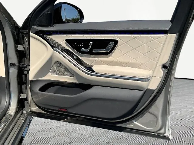 Mercedes-Benz S-Class photo 29