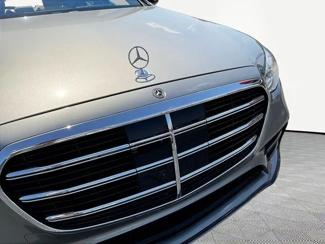 Mercedes-Benz S-Class photo 34