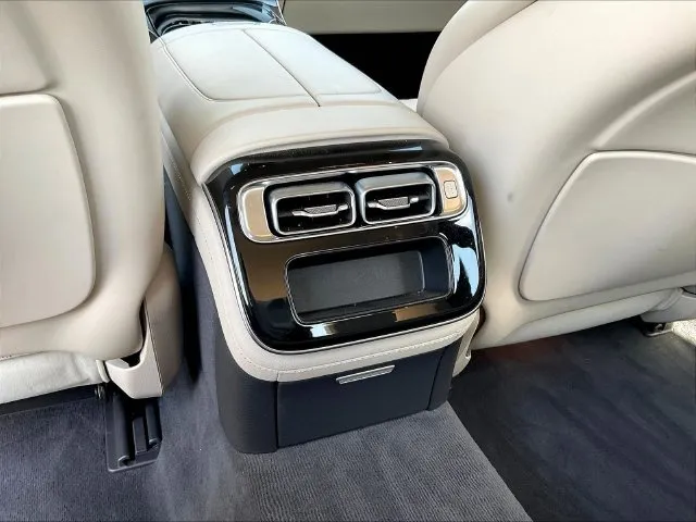 Mercedes-Benz S-Class photo 12