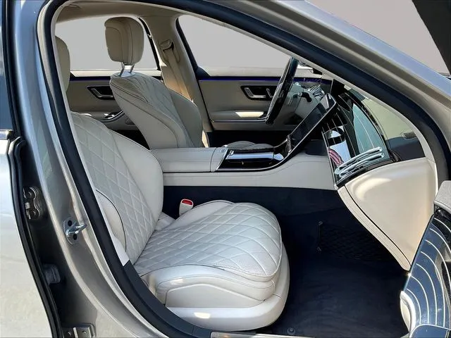 Mercedes-Benz S-Class photo 30
