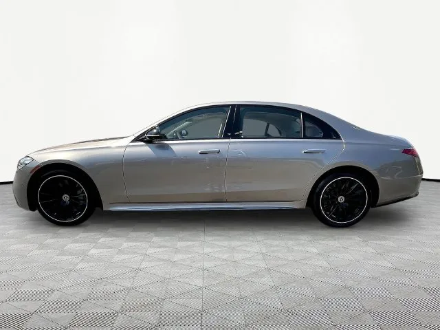 Mercedes-Benz S-Class photo 4