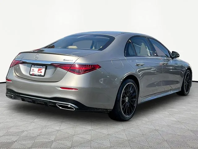 Mercedes-Benz S-Class photo 7