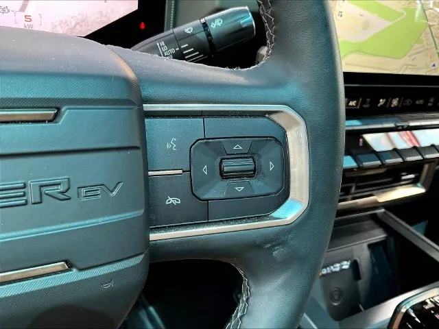 GMC Hummer EV Pickup photo 15