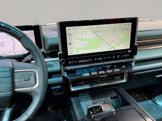 GMC Hummer EV Pickup photo 12
