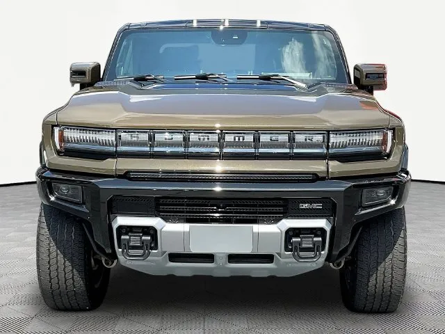 GMC Hummer EV Pickup photo 2
