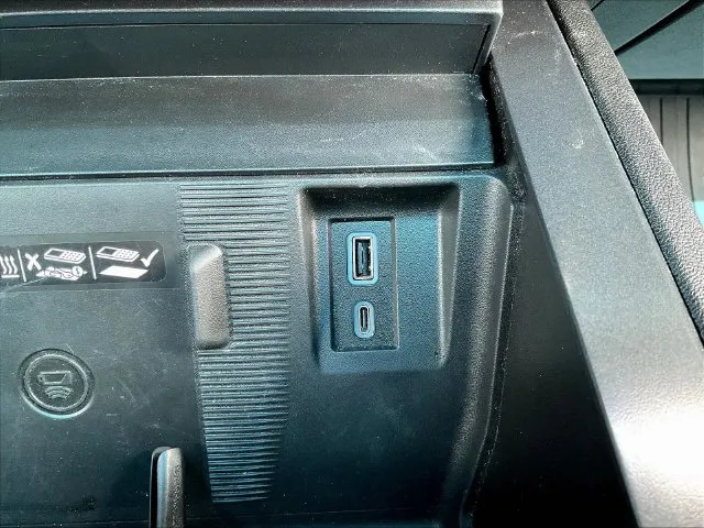 GMC Hummer EV Pickup photo 19