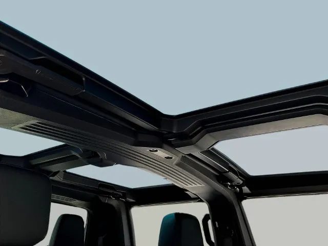GMC Hummer EV Pickup photo 30