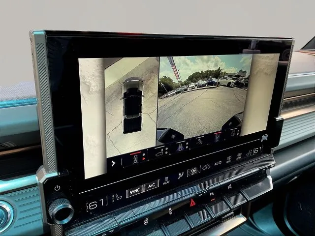 GMC Hummer EV Pickup photo 17