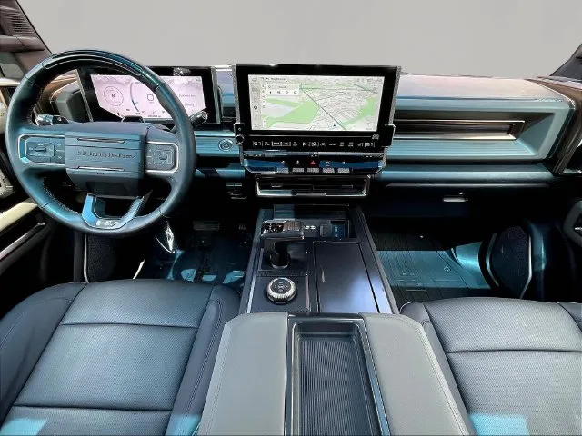 GMC Hummer EV Pickup photo 10