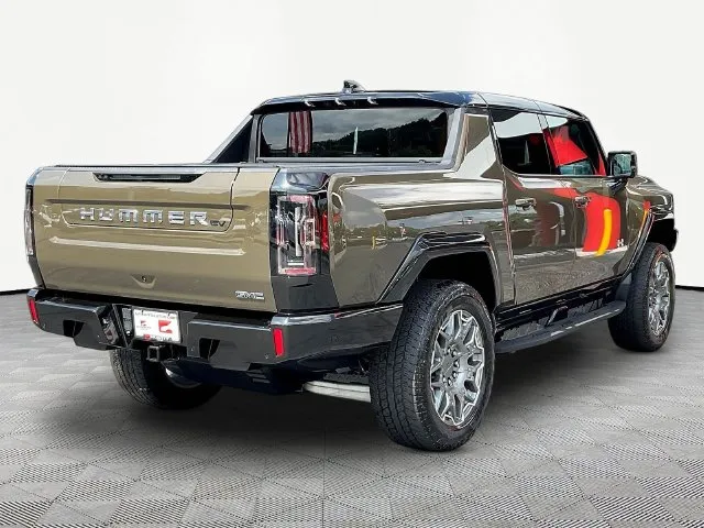 GMC Hummer EV Pickup photo 7