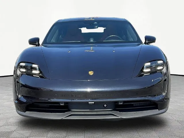 Porsche Taycan photo 2