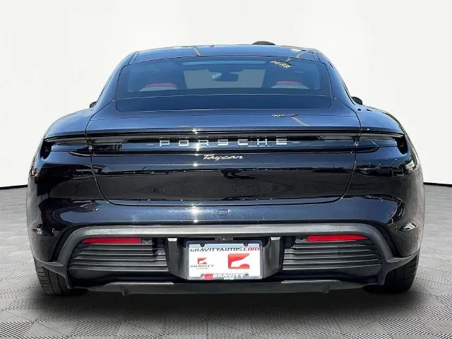 Porsche Taycan photo 6