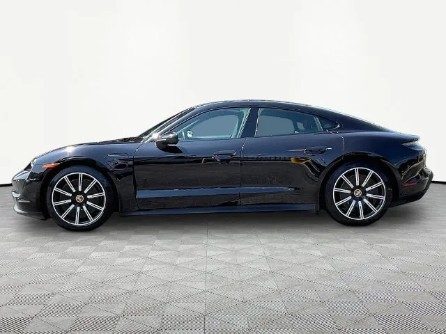 Porsche Taycan photo 4