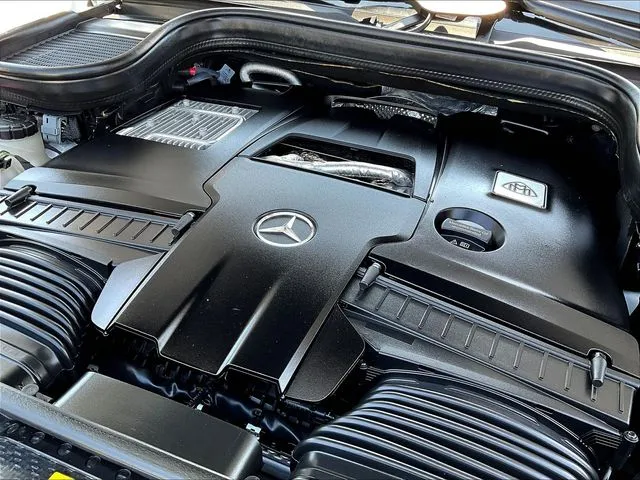 Mercedes-Benz GLS photo 33