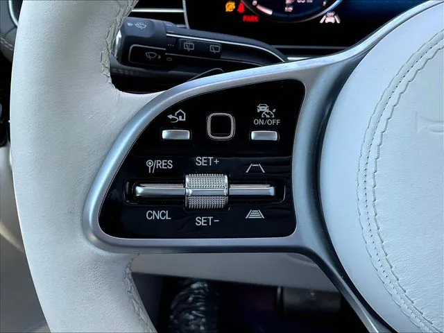Mercedes-Benz GLS photo 13