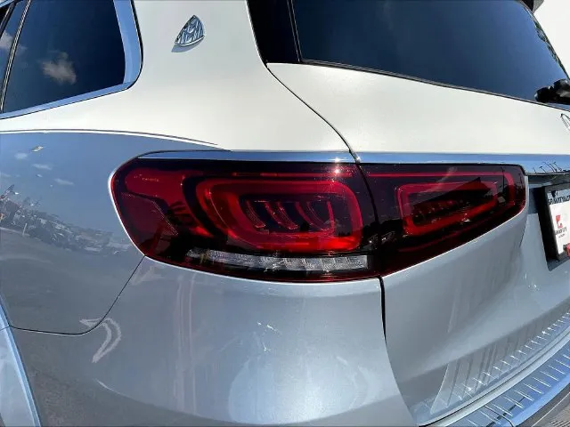 Mercedes-Benz GLS photo 25