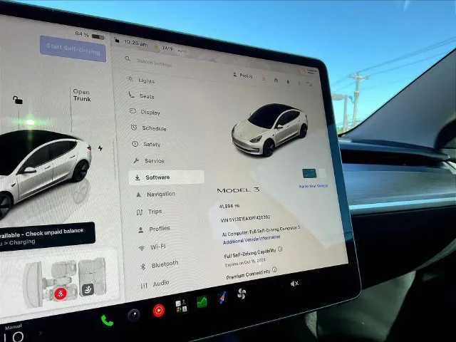 Tesla Model 3 photo 17