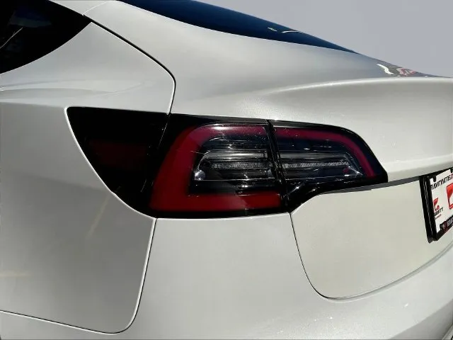 Tesla Model 3 photo 24