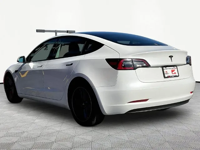 Tesla Model 3 photo 5