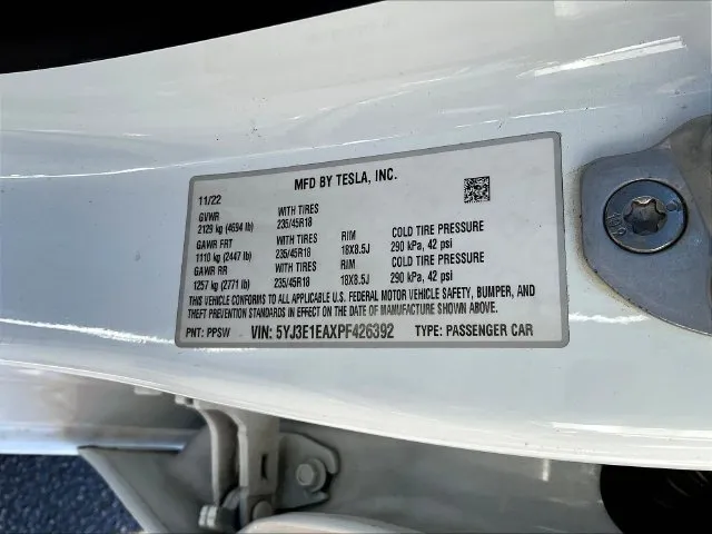 Tesla Model 3 photo 20