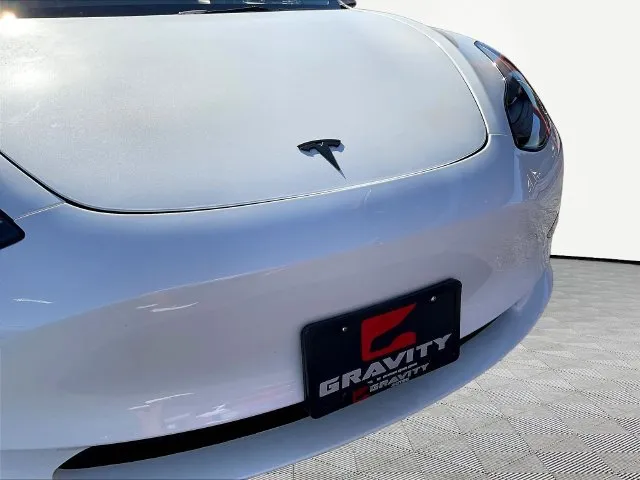 Tesla Model 3 photo 34