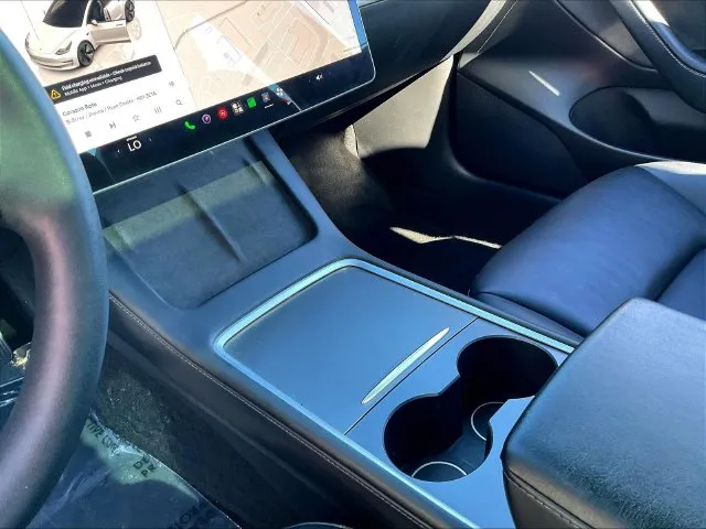 Tesla Model 3 photo 19