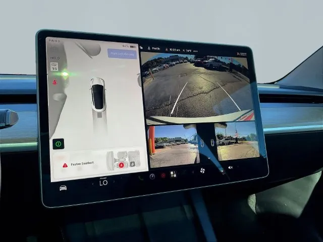 Tesla Model 3 photo 16