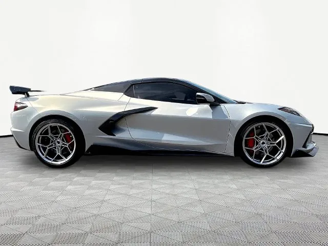 Chevrolet Corvette photo 8