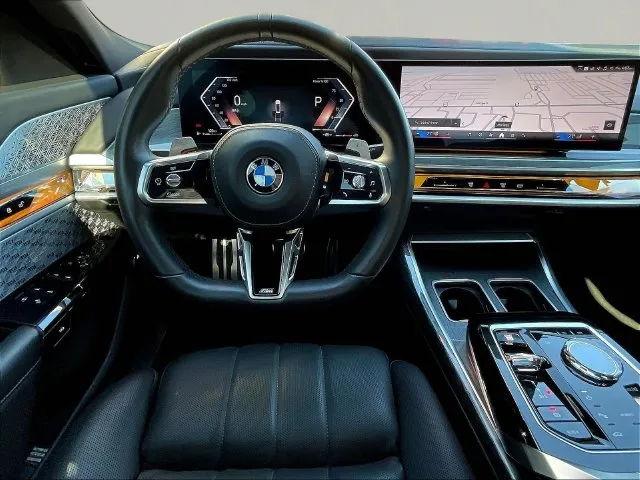BMW 7 Series photo 10
