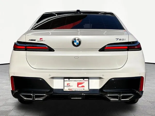 BMW 7 Series photo 6