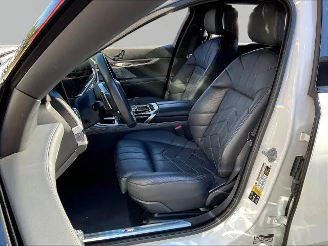 BMW 7 Series photo 22