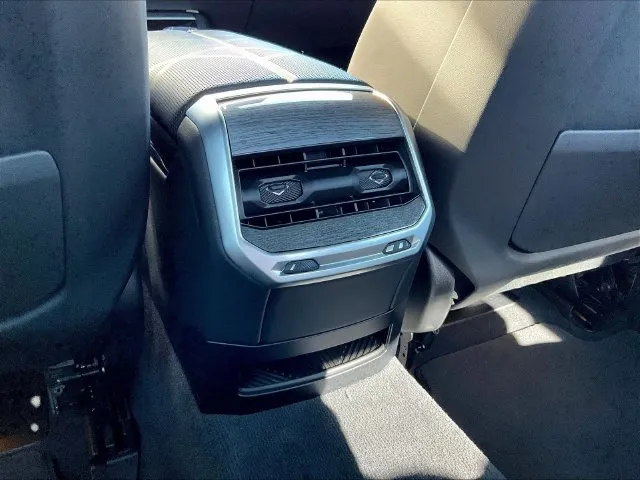 BMW 7 Series photo 12