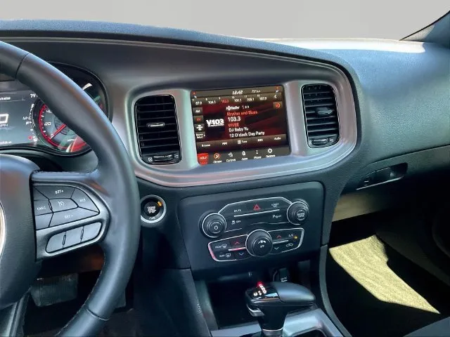 Dodge Charger photo 11