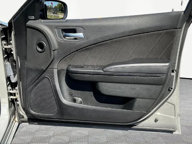 Dodge Charger photo 29