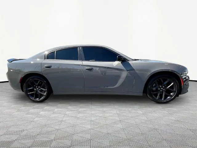 Dodge Charger photo 8