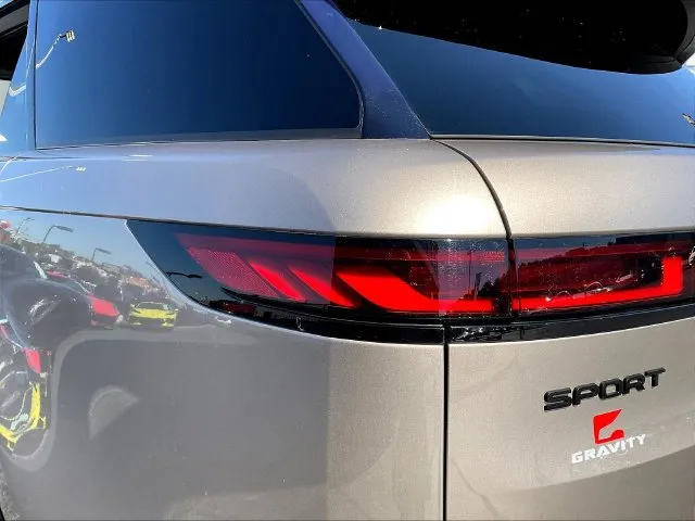 Land Rover Range Rover Sport photo 24