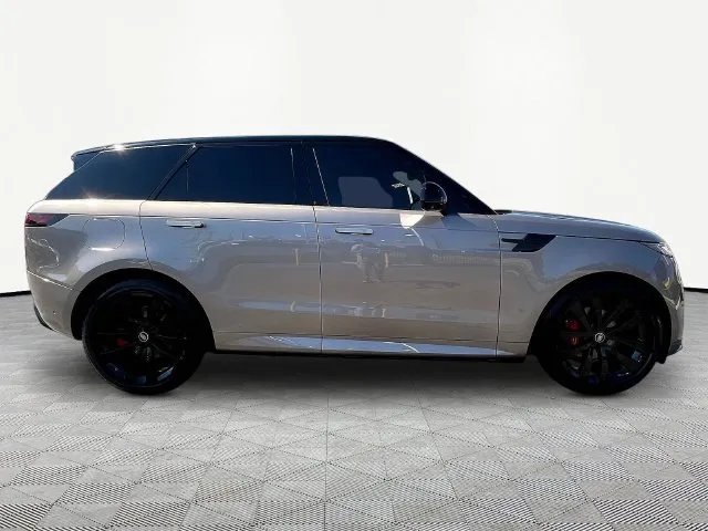 Land Rover Range Rover Sport photo 8