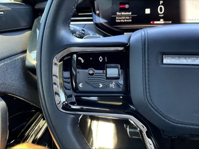 Land Rover Range Rover Sport photo 13