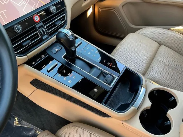Porsche Macan photo 19