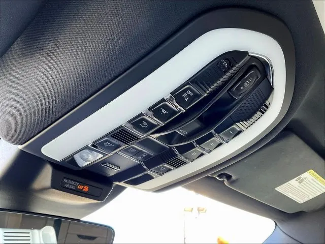 Porsche Macan photo 17