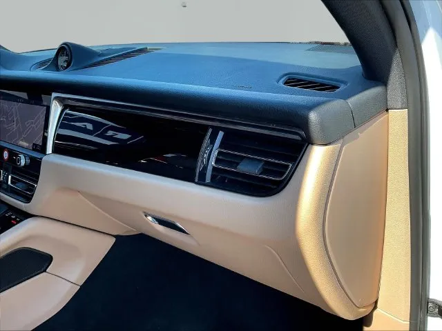 Porsche Macan photo 27