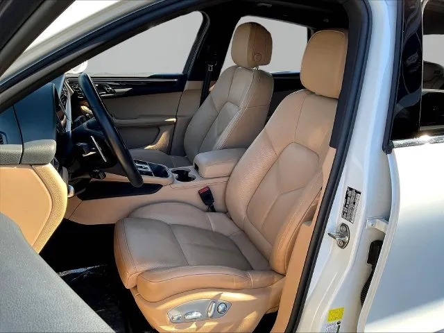Porsche Macan photo 22