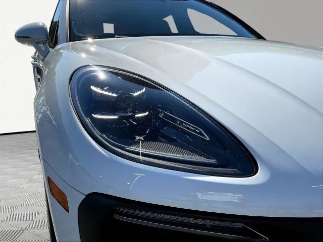 Porsche Macan photo 33